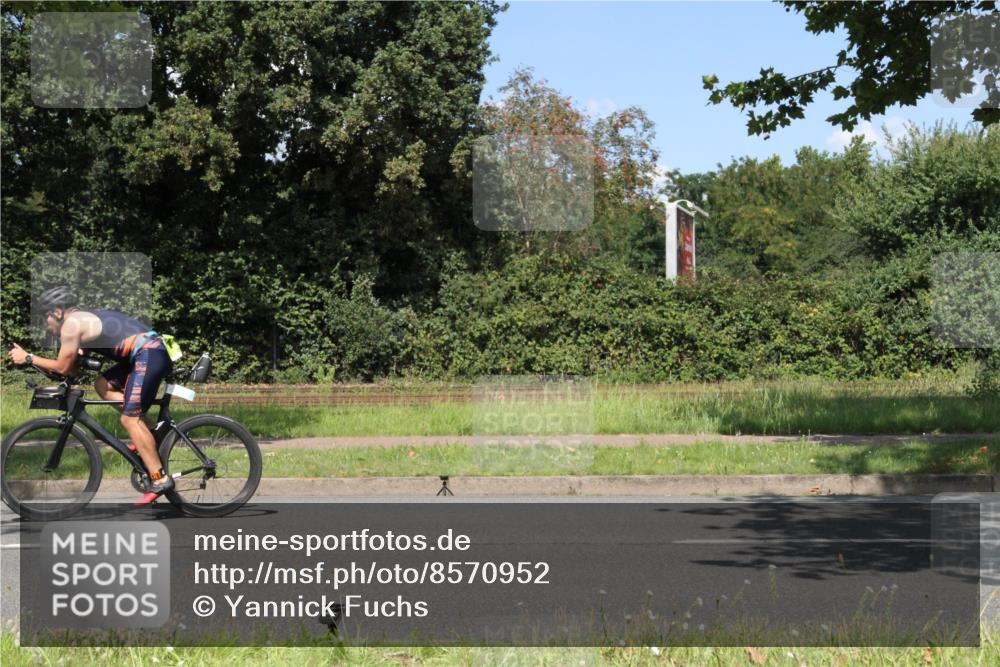 10.08.2025 - GEWOBA Citytriathlon Bremen Yannick Fuchs http://msf.ph/oto/8570952 10.08.2025 14:29:12 Radfahren 168, 172, 188, 321, 389, 447 meine-sportfotos.de