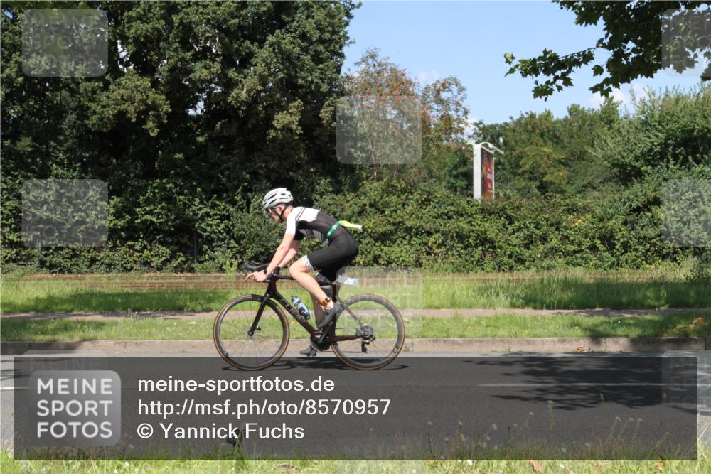 10.08.2025 - GEWOBA Citytriathlon Bremen Yannick Fuchs http://msf.ph/oto/8570957 10.08.2025 14:29:14 Radfahren 168, 172, 188, 321, 389, 447 meine-sportfotos.de