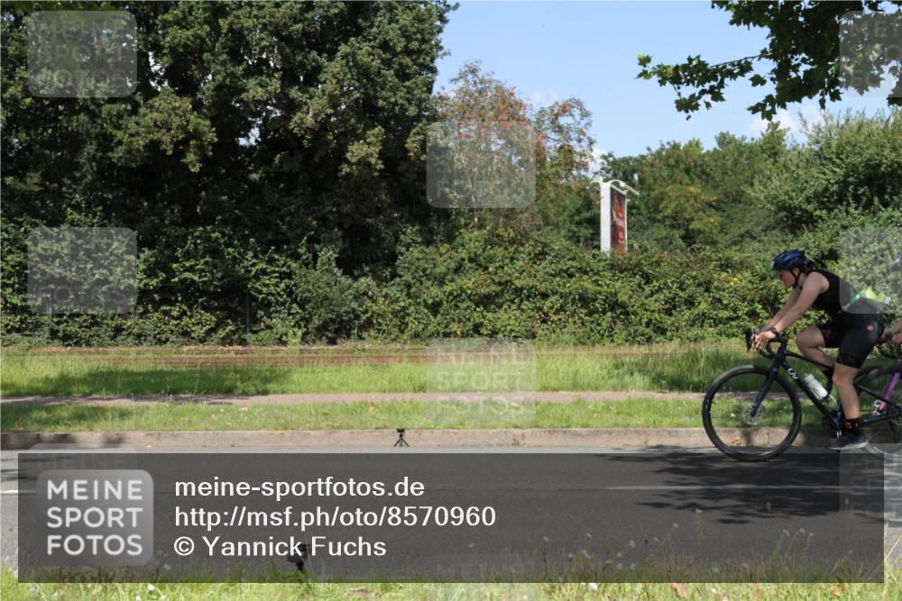 10.08.2025 - GEWOBA Citytriathlon Bremen Yannick Fuchs http://msf.ph/oto/8570960 10.08.2025 14:29:15 Radfahren 172, 188, 321, 365, 389, 447 meine-sportfotos.de