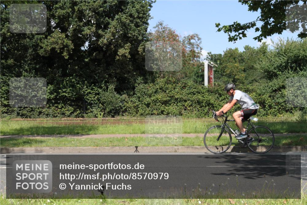 10.08.2025 - GEWOBA Citytriathlon Bremen Yannick Fuchs http://msf.ph/oto/8570979 10.08.2025 14:29:22 Radfahren 117, 179, 188, 206, 212, 351, 365, 373, 389, 447, 487 meine-sportfotos.de