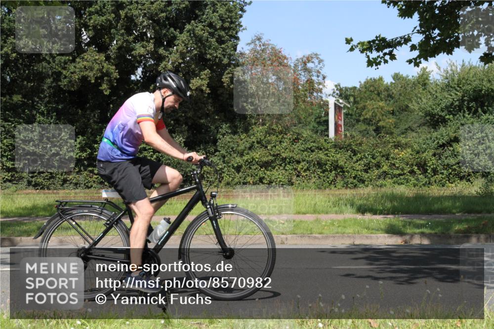 10.08.2025 - GEWOBA Citytriathlon Bremen Yannick Fuchs http://msf.ph/oto/8570982 10.08.2025 14:29:23 Radfahren 117, 179, 188, 206, 212, 351, 365, 373, 389, 447, 487 meine-sportfotos.de