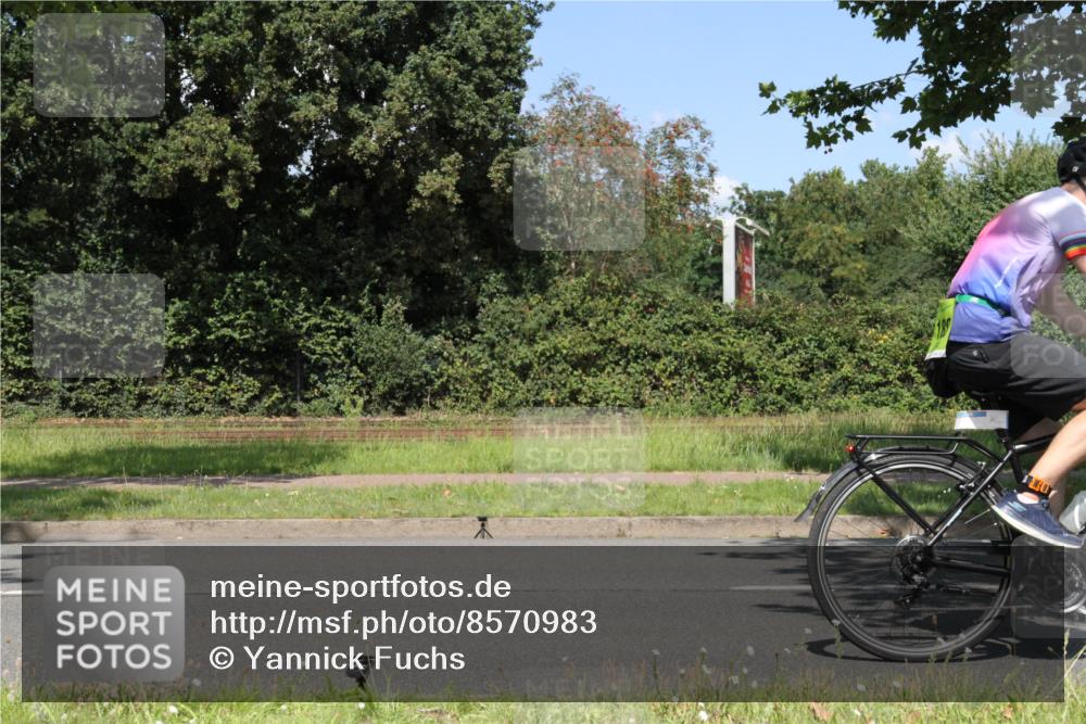 10.08.2025 - GEWOBA Citytriathlon Bremen Yannick Fuchs http://msf.ph/oto/8570983 10.08.2025 14:29:24 Radfahren 117, 179, 188, 206, 212, 351, 365, 373, 389, 405, 447, 487, 517 meine-sportfotos.de