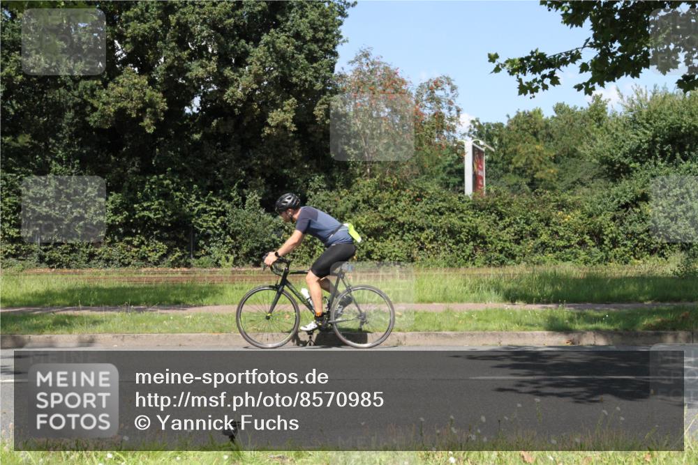 10.08.2025 - GEWOBA Citytriathlon Bremen Yannick Fuchs http://msf.ph/oto/8570985 10.08.2025 14:29:24 Radfahren 117, 179, 188, 206, 212, 351, 365, 373, 389, 405, 447, 487, 517 meine-sportfotos.de