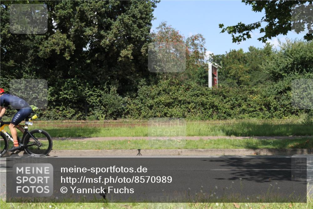 10.08.2025 - GEWOBA Citytriathlon Bremen Yannick Fuchs http://msf.ph/oto/8570989 10.08.2025 14:29:26 Radfahren 117, 179, 188, 206, 212, 351, 365, 373, 389, 405, 447, 487, 517 meine-sportfotos.de
