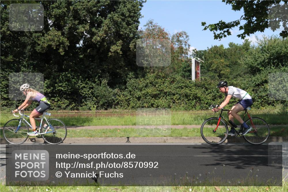 10.08.2025 - GEWOBA Citytriathlon Bremen Yannick Fuchs http://msf.ph/oto/8570992 10.08.2025 14:29:27 Radfahren 117, 179, 188, 206, 212, 351, 365, 373, 389, 405, 447, 466, 487, 517 meine-sportfotos.de