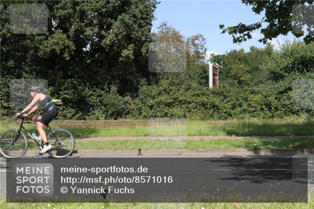 10.08.2025 - GEWOBA Citytriathlon Bremen Yannick Fuchs http://msf.ph/oto/8571016 10.08.2025 14:29:35 Radfahren 117, 179, 206, 212, 226, 351, 365, 373, 405, 466, 487, 517 meine-sportfotos.de