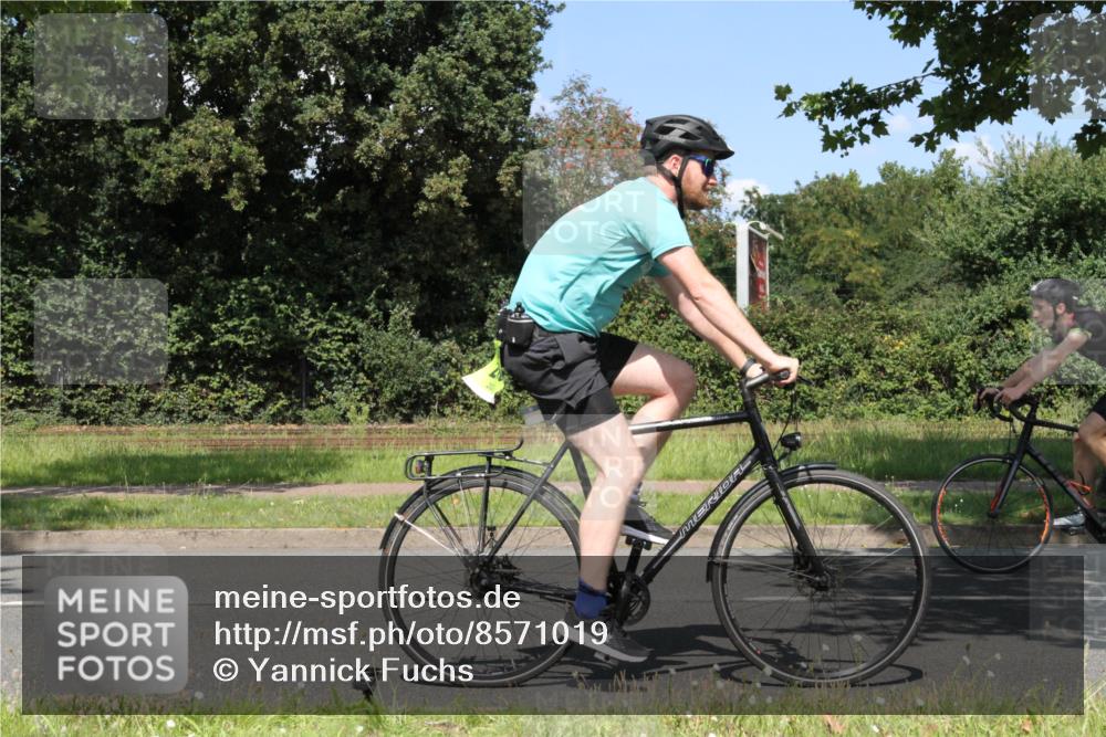 10.08.2025 - GEWOBA Citytriathlon Bremen Yannick Fuchs http://msf.ph/oto/8571019 10.08.2025 14:29:36 Radfahren 117, 179, 206, 212, 226, 351, 365, 373, 405, 466, 487, 517 meine-sportfotos.de
