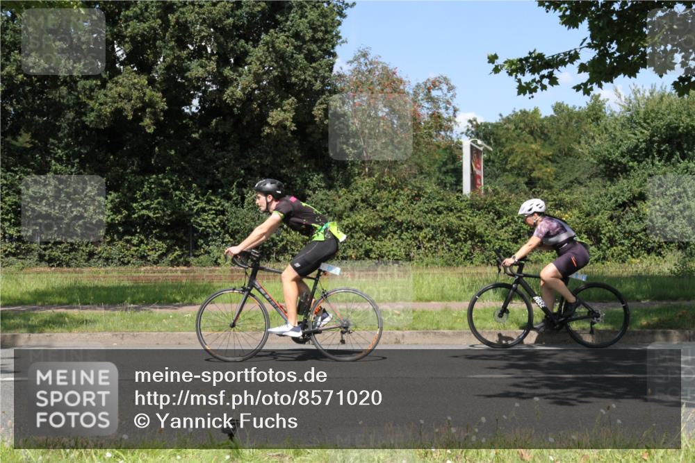 10.08.2025 - GEWOBA Citytriathlon Bremen Yannick Fuchs http://msf.ph/oto/8571020 10.08.2025 14:29:37 Radfahren 117, 179, 206, 212, 226, 351, 365, 373, 405, 466, 487, 517 meine-sportfotos.de