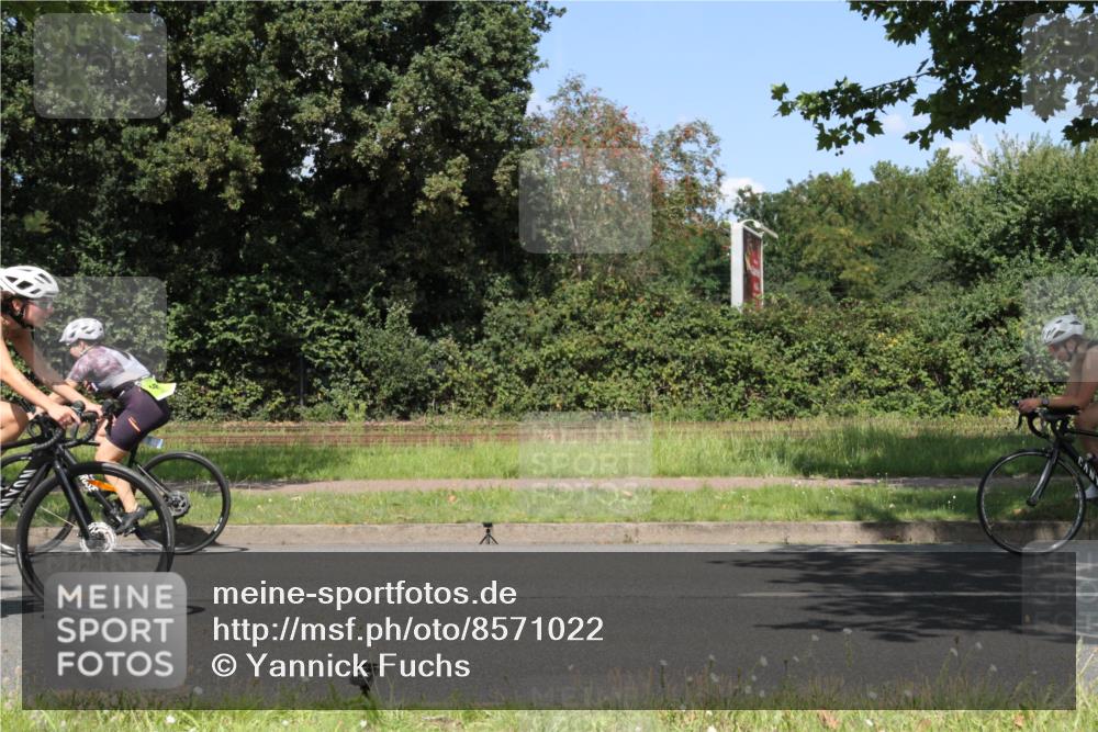 10.08.2025 - GEWOBA Citytriathlon Bremen Yannick Fuchs http://msf.ph/oto/8571022 10.08.2025 14:29:38 Radfahren 117, 179, 206, 212, 226, 351, 365, 373, 405, 466, 468, 487, 517 meine-sportfotos.de