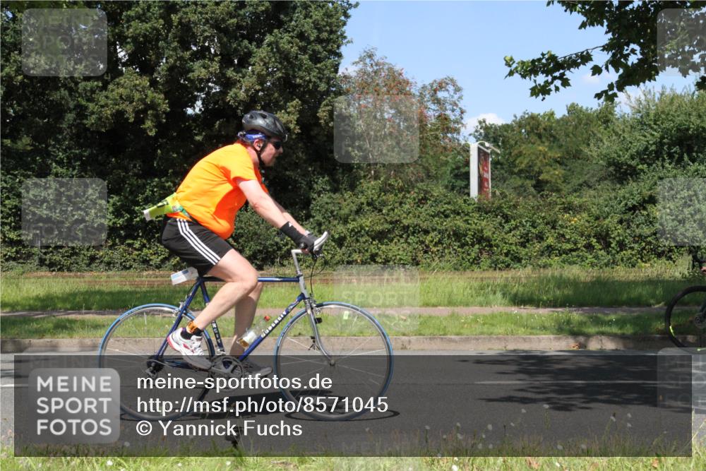 10.08.2025 - GEWOBA Citytriathlon Bremen Yannick Fuchs http://msf.ph/oto/8571045 10.08.2025 14:29:56 Radfahren 42, 95, 112, 183, 226, 275, 315, 327, 337, 454, 468 meine-sportfotos.de
