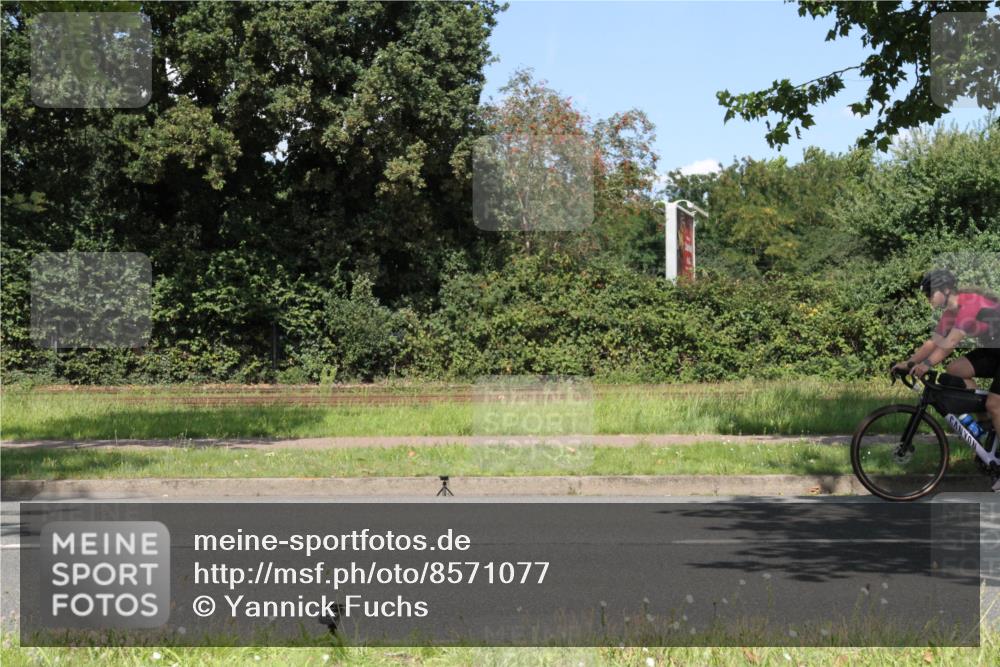 10.08.2025 - GEWOBA Citytriathlon Bremen Yannick Fuchs http://msf.ph/oto/8571077 10.08.2025 14:30:11 Radfahren 42, 66, 95, 112, 148, 149, 315, 337, 361, 374, 400, 402, 410, 429, 454 meine-sportfotos.de