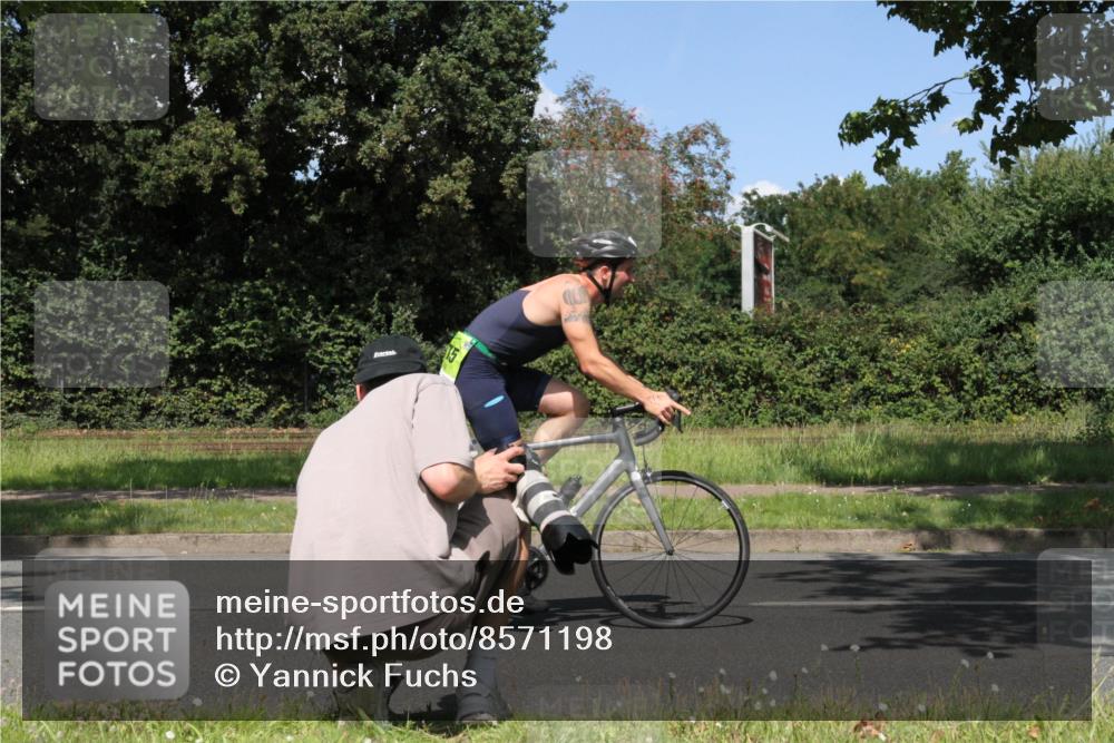 10.08.2025 - GEWOBA Citytriathlon Bremen Yannick Fuchs http://msf.ph/oto/8571198 10.08.2025 14:30:56 Radfahren 175, 335, 368, 385, 399, 416, 504, 510 meine-sportfotos.de