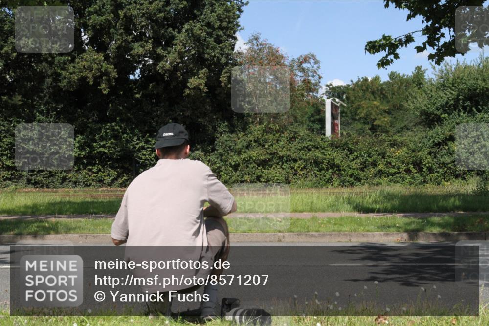 10.08.2025 - GEWOBA Citytriathlon Bremen Yannick Fuchs http://msf.ph/oto/8571207 10.08.2025 14:30:59 Radfahren 175, 335, 368, 385, 416, 504, 510 meine-sportfotos.de