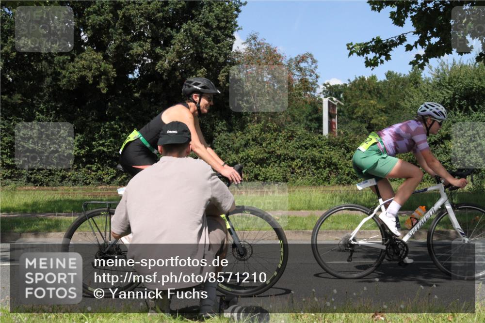 10.08.2025 - GEWOBA Citytriathlon Bremen Yannick Fuchs http://msf.ph/oto/8571210 10.08.2025 14:31:00 Radfahren 155, 175, 335, 368, 385, 412, 504, 510 meine-sportfotos.de