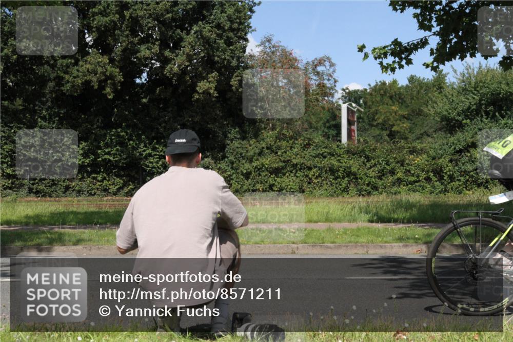 10.08.2025 - GEWOBA Citytriathlon Bremen Yannick Fuchs http://msf.ph/oto/8571211 10.08.2025 14:31:01 Radfahren 155, 175, 335, 368, 385, 412, 491, 504, 510 meine-sportfotos.de