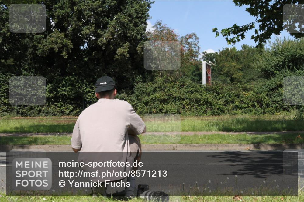 10.08.2025 - GEWOBA Citytriathlon Bremen Yannick Fuchs http://msf.ph/oto/8571213 10.08.2025 14:31:01 Radfahren 155, 175, 335, 368, 385, 412, 491, 504, 510 meine-sportfotos.de