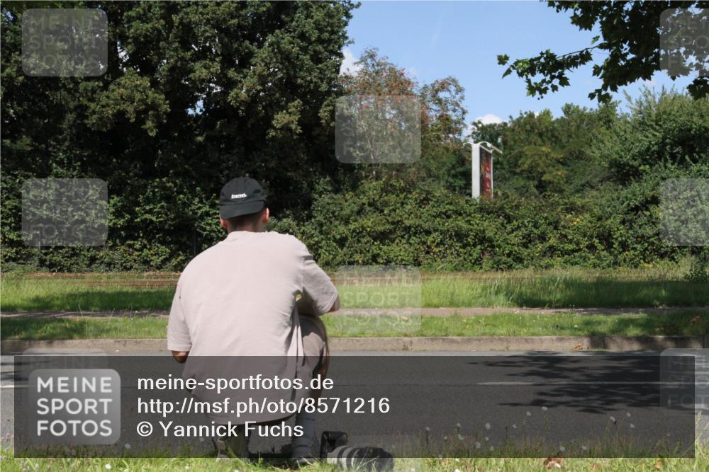 10.08.2025 - GEWOBA Citytriathlon Bremen Yannick Fuchs http://msf.ph/oto/8571216 10.08.2025 14:31:02 Radfahren 155, 175, 335, 368, 385, 412, 491, 504, 510 meine-sportfotos.de