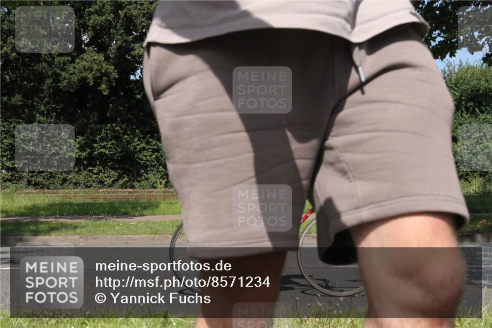 10.08.2025 - GEWOBA Citytriathlon Bremen Yannick Fuchs http://msf.ph/oto/8571234 10.08.2025 14:31:08 Radfahren 26, 155, 175, 335, 368, 385, 407, 412, 470, 491, 494, 509, 510 meine-sportfotos.de