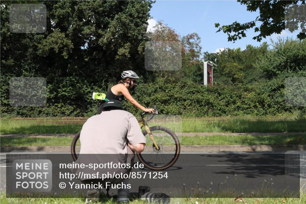 10.08.2025 - GEWOBA Citytriathlon Bremen Yannick Fuchs http://msf.ph/oto/8571254 10.08.2025 14:31:46 Radfahren 271, 324, 379, 439, 459, 475, 485, 520 meine-sportfotos.de
