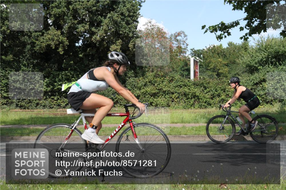 10.08.2025 - GEWOBA Citytriathlon Bremen Yannick Fuchs http://msf.ph/oto/8571281 10.08.2025 14:32:12 Radfahren 104, 105, 113, 344, 355, 359, 362, 366, 370, 376, 411, 433, 463, 489, 496, 508 meine-sportfotos.de