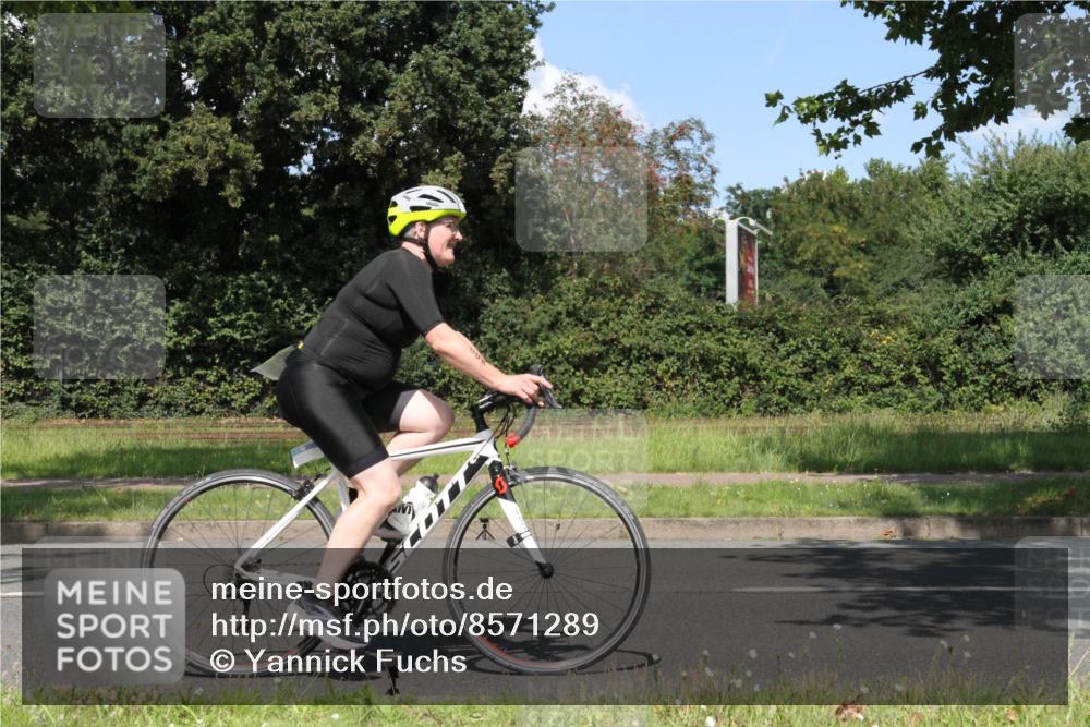 10.08.2025 - GEWOBA Citytriathlon Bremen Yannick Fuchs http://msf.ph/oto/8571289 10.08.2025 14:32:18 Radfahren 104, 105, 113, 284, 299, 344, 355, 359, 362, 366, 370, 376, 393, 411, 433, 463, 489, 508 meine-sportfotos.de