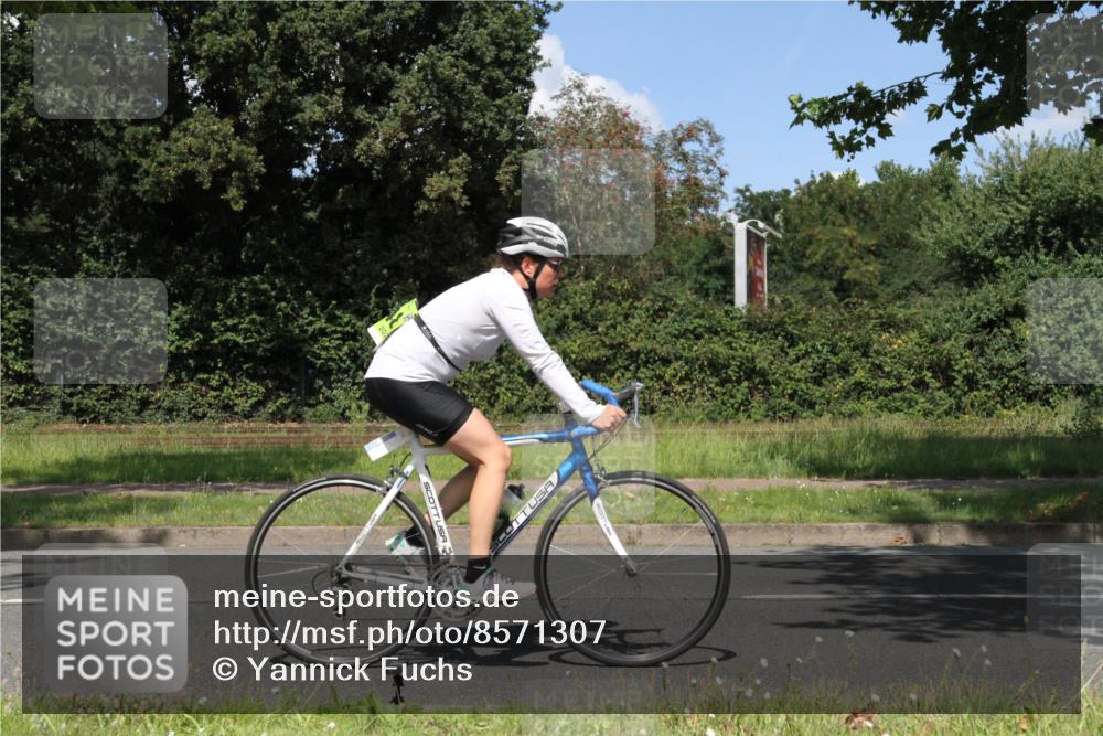 10.08.2025 - GEWOBA Citytriathlon Bremen Yannick Fuchs http://msf.ph/oto/8571307 10.08.2025 14:32:26 Radfahren 105, 113, 284, 299, 344, 355, 362, 366, 370, 393, 433, 463, 489, 508 meine-sportfotos.de