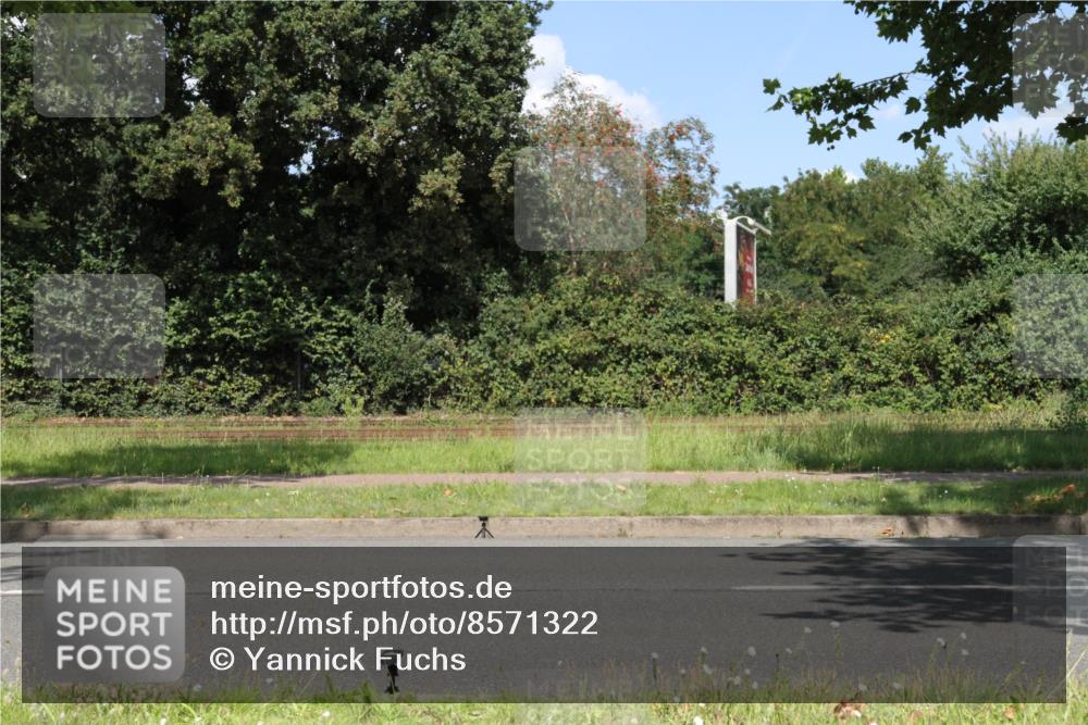 10.08.2025 - GEWOBA Citytriathlon Bremen Yannick Fuchs http://msf.ph/oto/8571322 10.08.2025 14:32:31 Radfahren 105, 284, 299, 355, 370, 393, 420, 463, 489 meine-sportfotos.de
