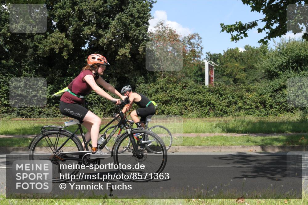 10.08.2025 - GEWOBA Citytriathlon Bremen Yannick Fuchs http://msf.ph/oto/8571363 10.08.2025 14:32:46 Radfahren 15, 82, 96, 118, 122, 243, 387, 420, 435, 501 meine-sportfotos.de