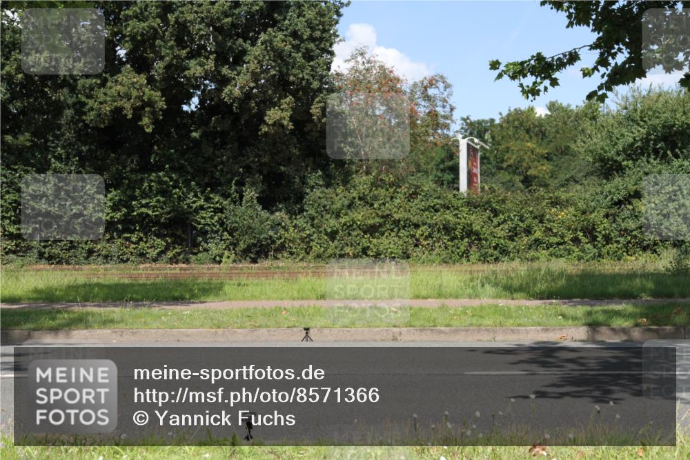 10.08.2025 - GEWOBA Citytriathlon Bremen Yannick Fuchs http://msf.ph/oto/8571366 10.08.2025 14:32:48 Radfahren 15, 82, 96, 118, 122, 243, 357, 387, 420, 435, 501 meine-sportfotos.de