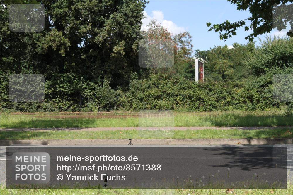 10.08.2025 - GEWOBA Citytriathlon Bremen Yannick Fuchs http://msf.ph/oto/8571388 10.08.2025 14:32:56 Radfahren 14, 15, 37, 82, 96, 118, 122, 243, 357, 387, 435, 501 meine-sportfotos.de