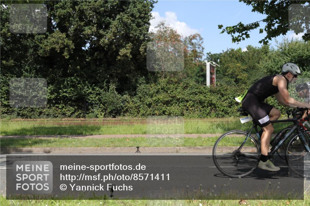 10.08.2025 - GEWOBA Citytriathlon Bremen Yannick Fuchs http://msf.ph/oto/8571411 10.08.2025 14:33:04 Radfahren 14, 15, 37, 82, 93, 122, 207, 357, 387, 473, 501 meine-sportfotos.de