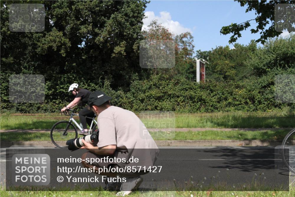 10.08.2025 - GEWOBA Citytriathlon Bremen Yannick Fuchs http://msf.ph/oto/8571427 10.08.2025 14:33:10 Radfahren 14, 37, 93, 122, 207, 357, 387, 473, 501 meine-sportfotos.de