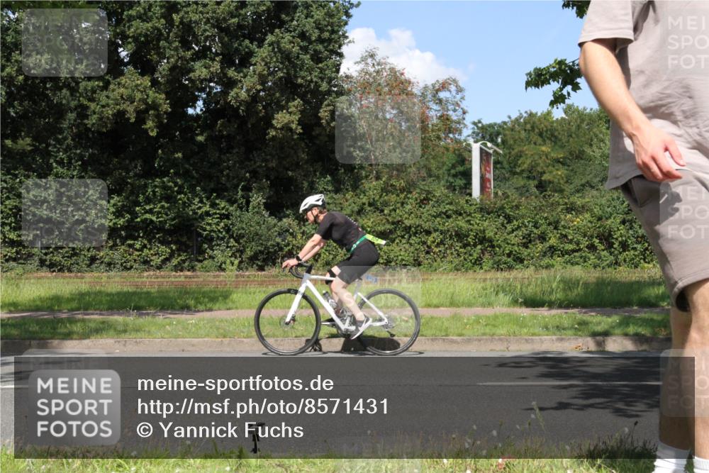 10.08.2025 - GEWOBA Citytriathlon Bremen Yannick Fuchs http://msf.ph/oto/8571431 10.08.2025 14:33:14 Radfahren 14, 37, 74, 93, 207, 473, 518 meine-sportfotos.de
