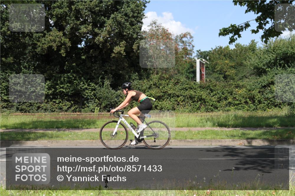 10.08.2025 - GEWOBA Citytriathlon Bremen Yannick Fuchs http://msf.ph/oto/8571433 10.08.2025 14:33:15 Radfahren 14, 37, 74, 93, 207, 473, 518, 519 meine-sportfotos.de