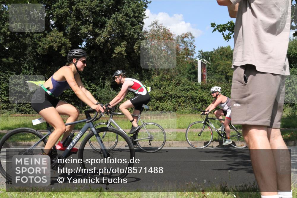 10.08.2025 - GEWOBA Citytriathlon Bremen Yannick Fuchs http://msf.ph/oto/8571488 10.08.2025 14:33:37 Radfahren 2, 25, 48, 74, 138, 440, 514, 519 meine-sportfotos.de