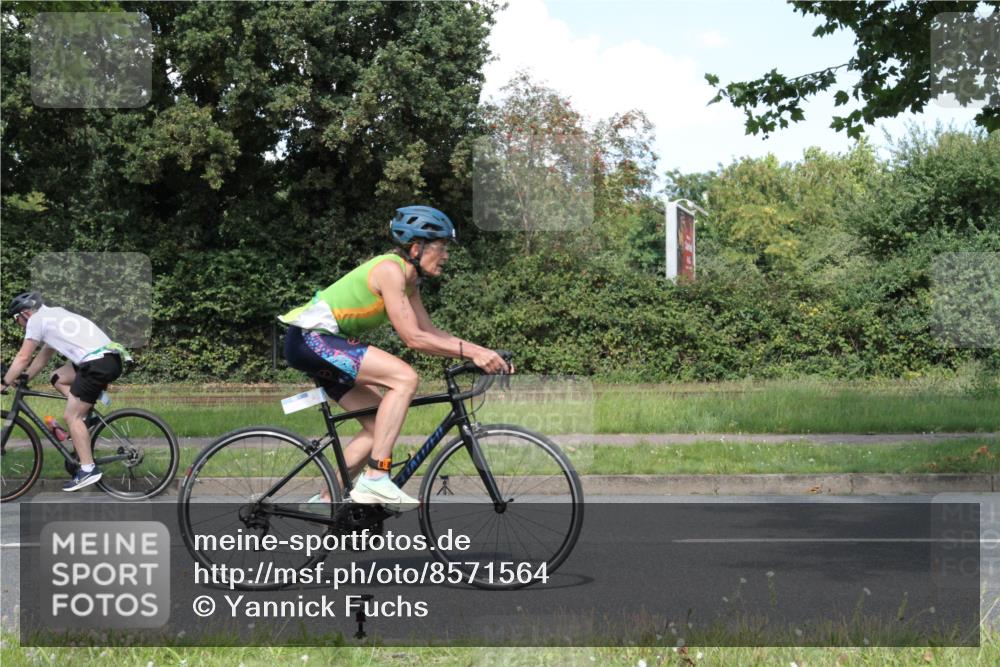 10.08.2025 - GEWOBA Citytriathlon Bremen Yannick Fuchs http://msf.ph/oto/8571564 10.08.2025 14:34:36 Radfahren 79, 88, 143, 144, 146, 300, 304, 316, 375, 392, 465, 511, 524 meine-sportfotos.de