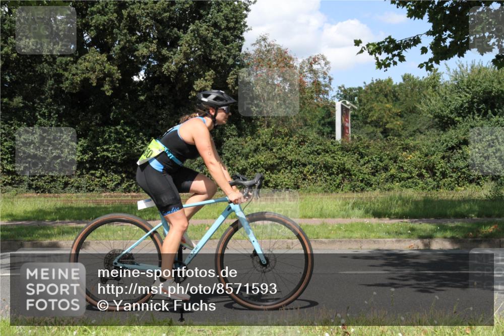 10.08.2025 - GEWOBA Citytriathlon Bremen Yannick Fuchs http://msf.ph/oto/8571593 10.08.2025 14:35:22 Radfahren 38, 43, 98, 127, 133, 264, 398, 414 meine-sportfotos.de