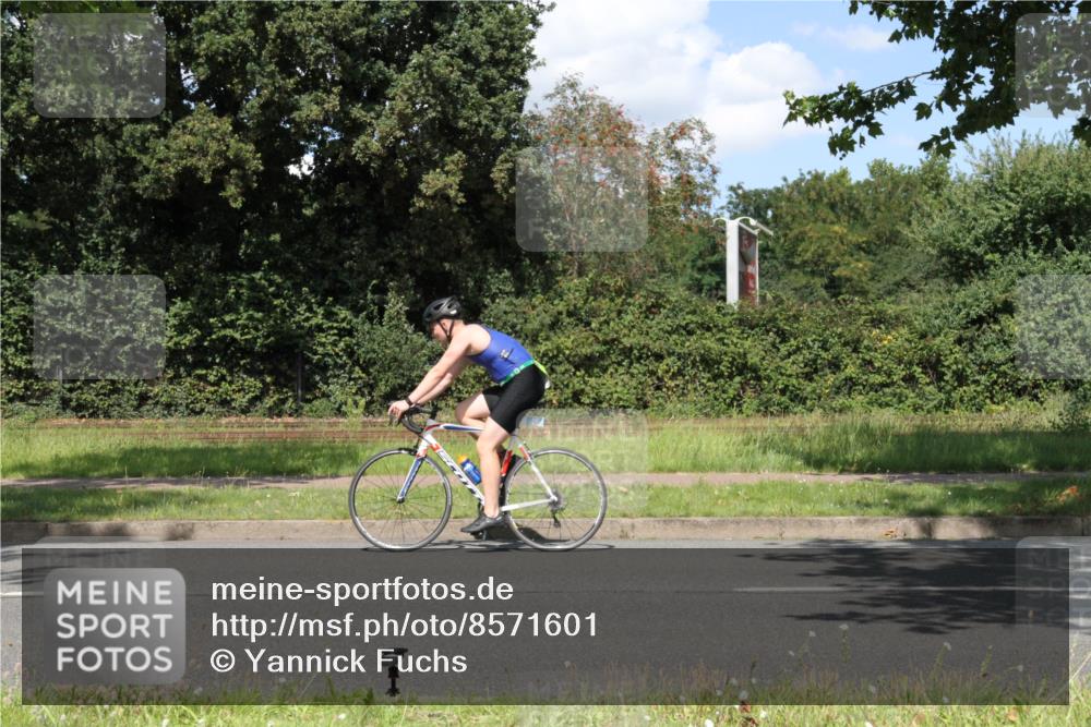 10.08.2025 - GEWOBA Citytriathlon Bremen Yannick Fuchs http://msf.ph/oto/8571601 10.08.2025 14:35:29 Radfahren 38, 43, 98, 108, 127, 133, 233, 319, 414, 421 meine-sportfotos.de