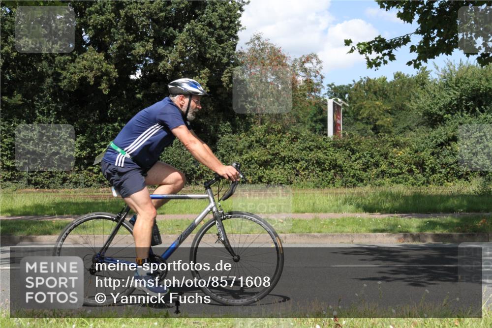 10.08.2025 - GEWOBA Citytriathlon Bremen Yannick Fuchs http://msf.ph/oto/8571608 10.08.2025 14:35:41 Radfahren 64, 108, 129, 173, 233, 319, 339, 395, 421 meine-sportfotos.de