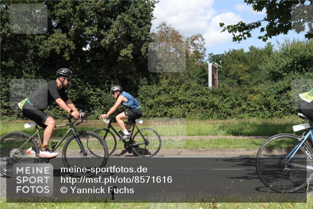 10.08.2025 - GEWOBA Citytriathlon Bremen Yannick Fuchs http://msf.ph/oto/8571616 10.08.2025 14:35:48 Radfahren 64, 108, 129, 173, 233, 319, 339, 395, 421 meine-sportfotos.de