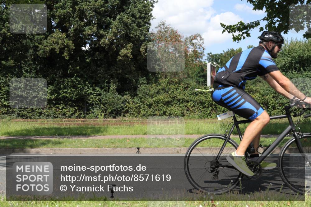 10.08.2025 - GEWOBA Citytriathlon Bremen Yannick Fuchs http://msf.ph/oto/8571619 10.08.2025 14:35:50 Radfahren 32, 64, 129, 173, 339, 395, 421 meine-sportfotos.de
