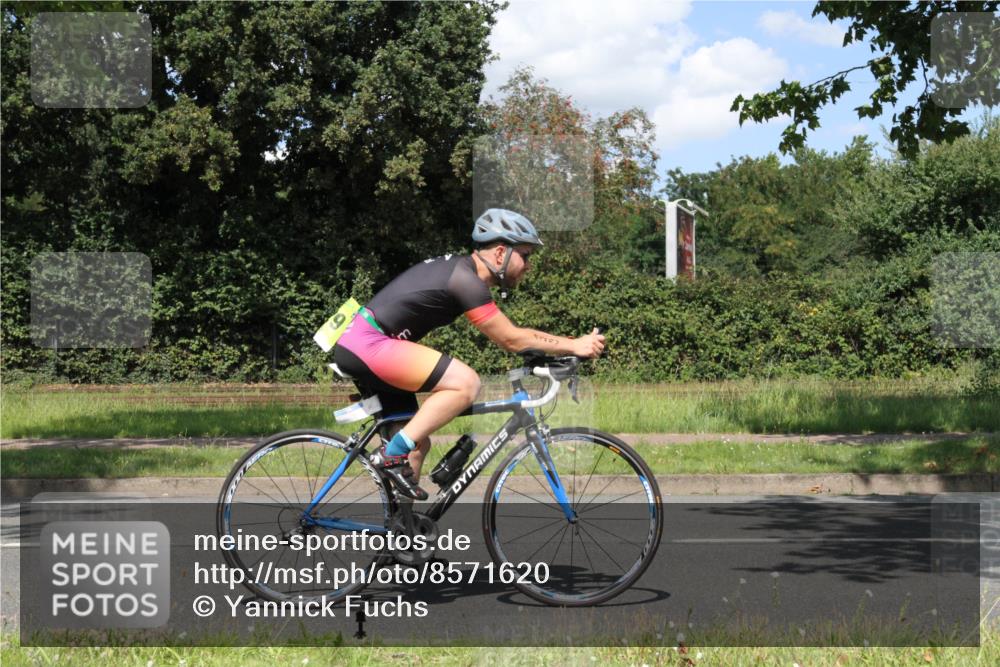 10.08.2025 - GEWOBA Citytriathlon Bremen Yannick Fuchs http://msf.ph/oto/8571620 10.08.2025 14:35:52 Radfahren 32, 64, 129, 173, 339, 395, 421 meine-sportfotos.de