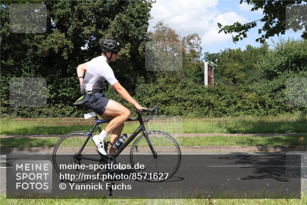 10.08.2025 - GEWOBA Citytriathlon Bremen Yannick Fuchs http://msf.ph/oto/8571627 10.08.2025 14:36:04 Radfahren 32, 129, 261, 437, 452 meine-sportfotos.de