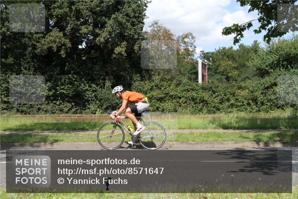 10.08.2025 - GEWOBA Citytriathlon Bremen Yannick Fuchs http://msf.ph/oto/8571647 10.08.2025 14:36:38 Radfahren 20, 24, 41, 46, 91, 123, 136, 255, 285, 391, 521 meine-sportfotos.de