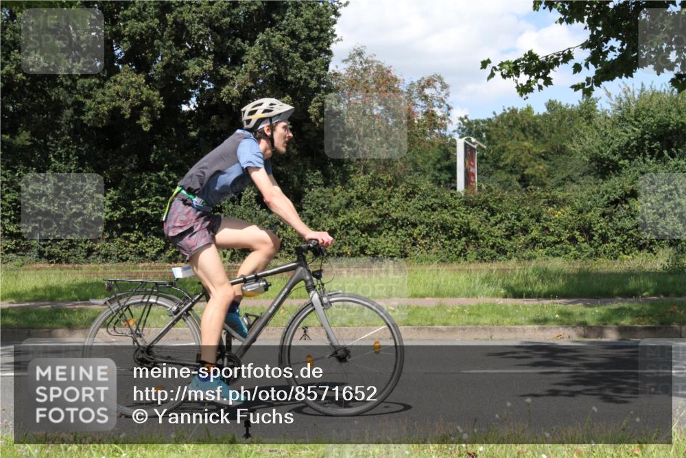 10.08.2025 - GEWOBA Citytriathlon Bremen Yannick Fuchs http://msf.ph/oto/8571652 10.08.2025 14:36:43 Radfahren 24, 41, 46, 123, 136, 227, 285, 314, 391, 521 meine-sportfotos.de