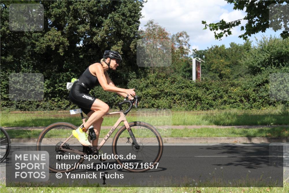 10.08.2025 - GEWOBA Citytriathlon Bremen Yannick Fuchs http://msf.ph/oto/8571657 10.08.2025 14:36:48 Radfahren 24, 41, 46, 106, 123, 136, 227, 239, 263, 285, 314, 521 meine-sportfotos.de