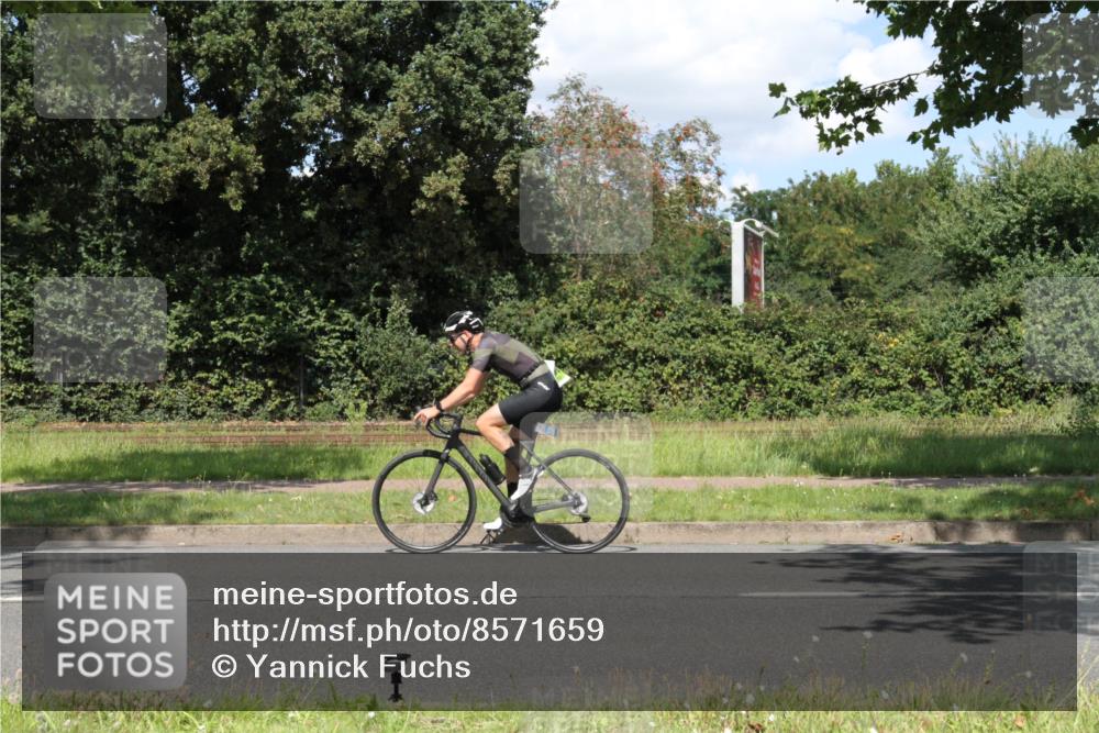 10.08.2025 - GEWOBA Citytriathlon Bremen Yannick Fuchs http://msf.ph/oto/8571659 10.08.2025 14:36:51 Radfahren 24, 41, 46, 106, 123, 136, 227, 239, 240, 263, 314, 521 meine-sportfotos.de