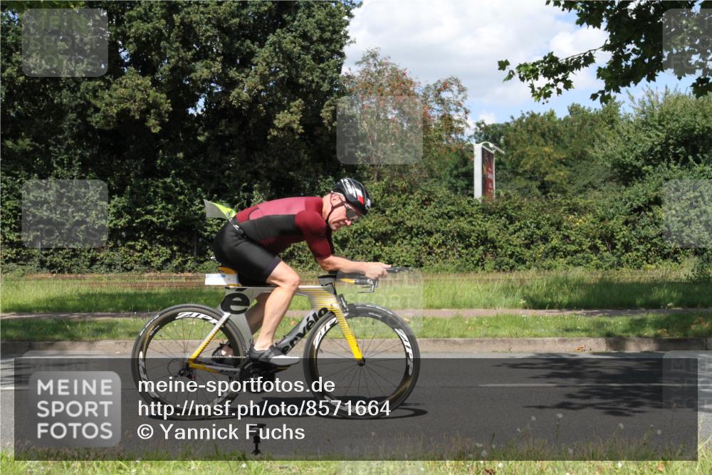 10.08.2025 - GEWOBA Citytriathlon Bremen Yannick Fuchs http://msf.ph/oto/8571664 10.08.2025 14:36:58 Radfahren 24, 57, 106, 123, 136, 164, 227, 239, 240, 256, 257, 263, 314 meine-sportfotos.de