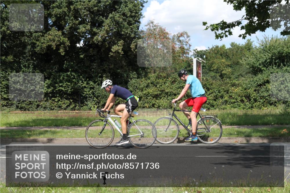 10.08.2025 - GEWOBA Citytriathlon Bremen Yannick Fuchs http://msf.ph/oto/8571736 10.08.2025 14:37:57 Radfahren 30, 75, 147, 170, 191, 528 meine-sportfotos.de