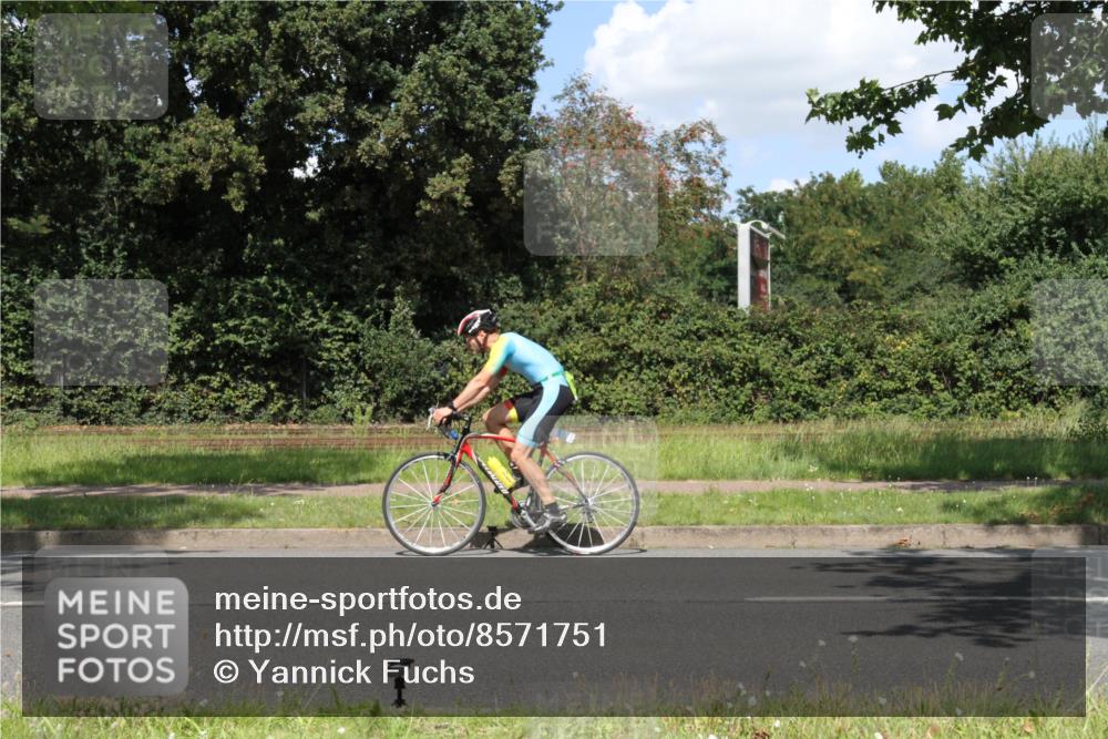 10.08.2025 - GEWOBA Citytriathlon Bremen Yannick Fuchs http://msf.ph/oto/8571751 10.08.2025 14:38:24 Radfahren 51, 54, 81, 152, 162, 295 meine-sportfotos.de